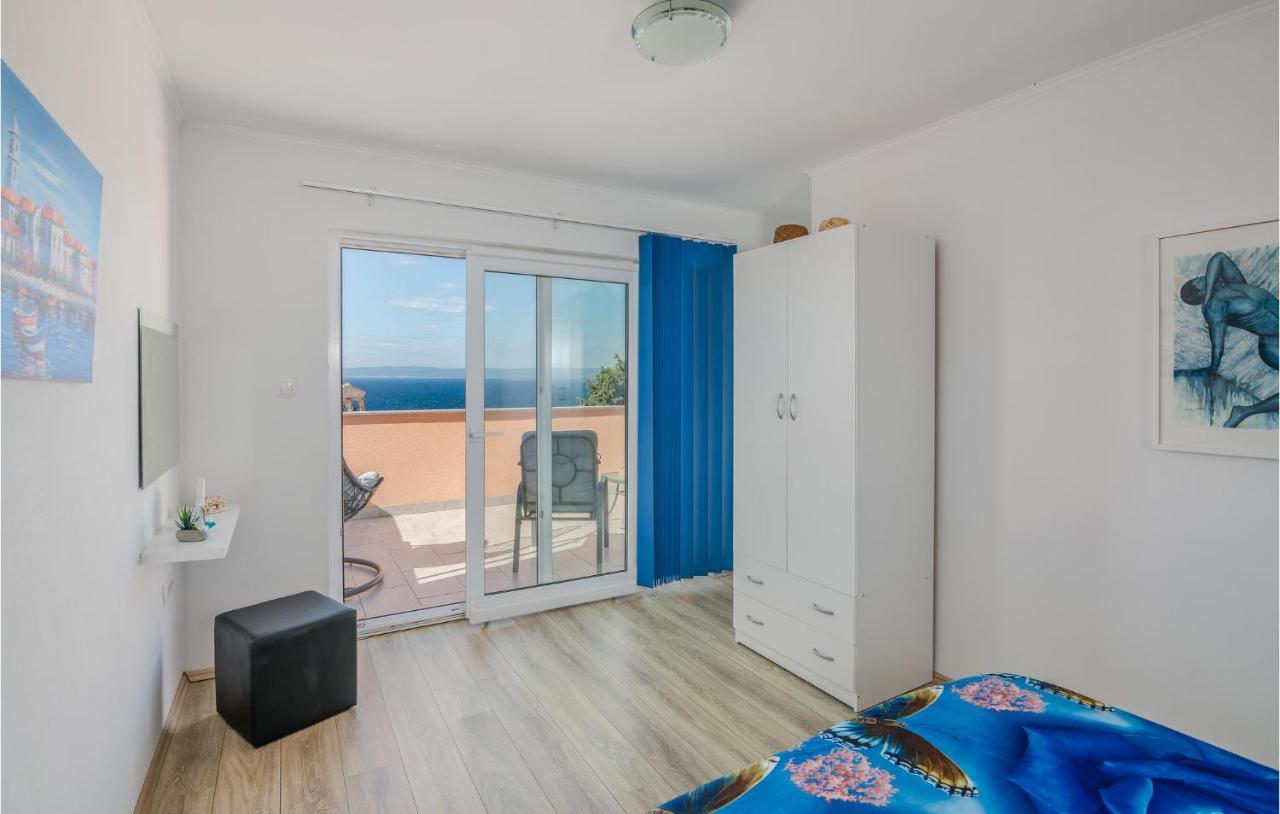 Nice Apartment In Stara Baska With Kitchen Exterior foto