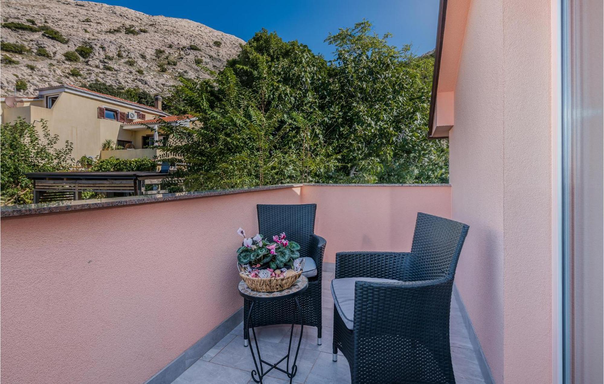 Nice Apartment In Stara Baska With Kitchen Exterior foto